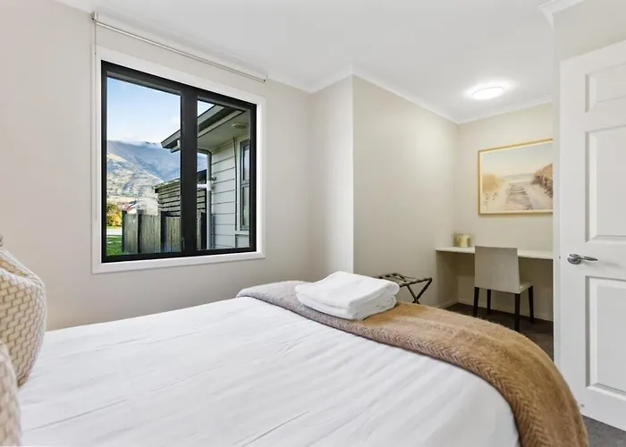 Panoramic Mountain Views Walk To & Town 3br Family Near Fields ワナカ