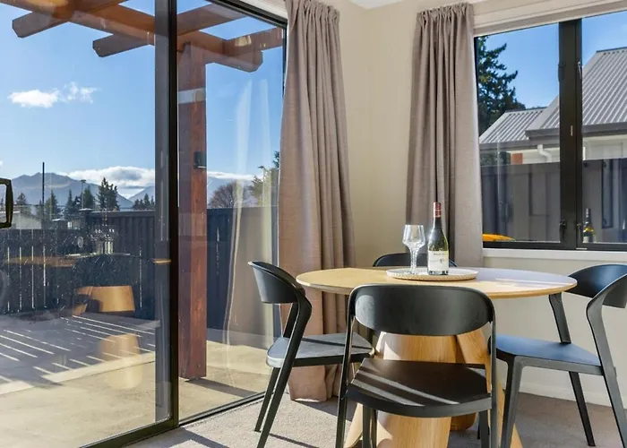 Panoramic Mountain Views Walk To & Town 3br Family Near Fields 別荘 *