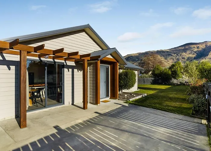 別荘 Panoramic Mountain Views Walk To & Town 3br Family Near Fields ワナカ