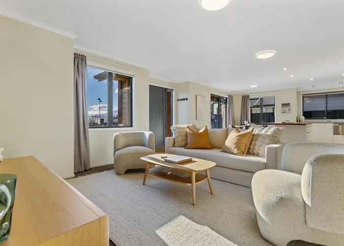 別荘 Panoramic Mountain Views Walk To & Town 3br Family Near Fields ワナカ
