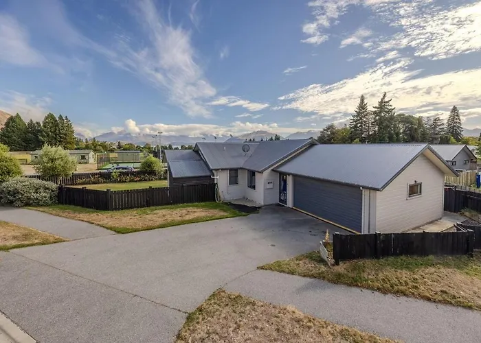 Panoramic Mountain Views Walk To & Town 3br Family Near Fields * ワナカ